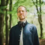 Portrait of a DJ Sefrijn and spaceholder at Happie Together Festival, expressing embodied presence and emotional depth through music.